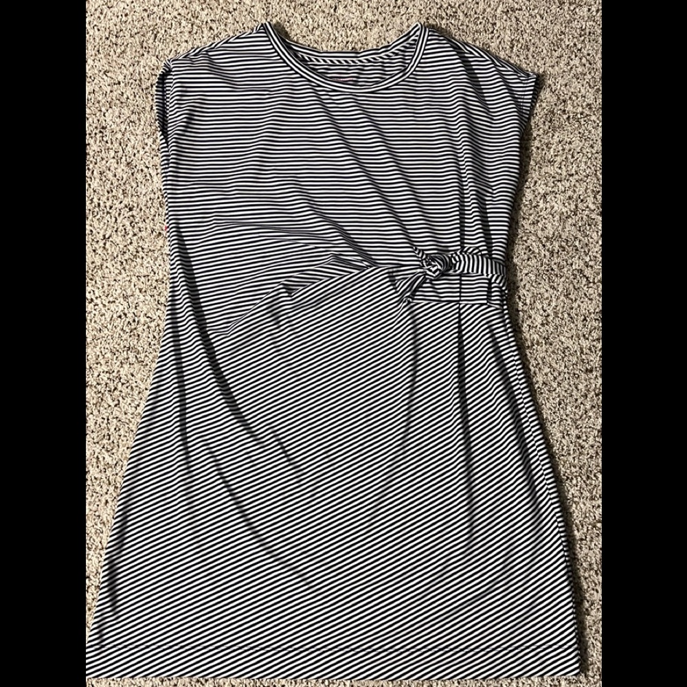 Vineyard vines side tie dress